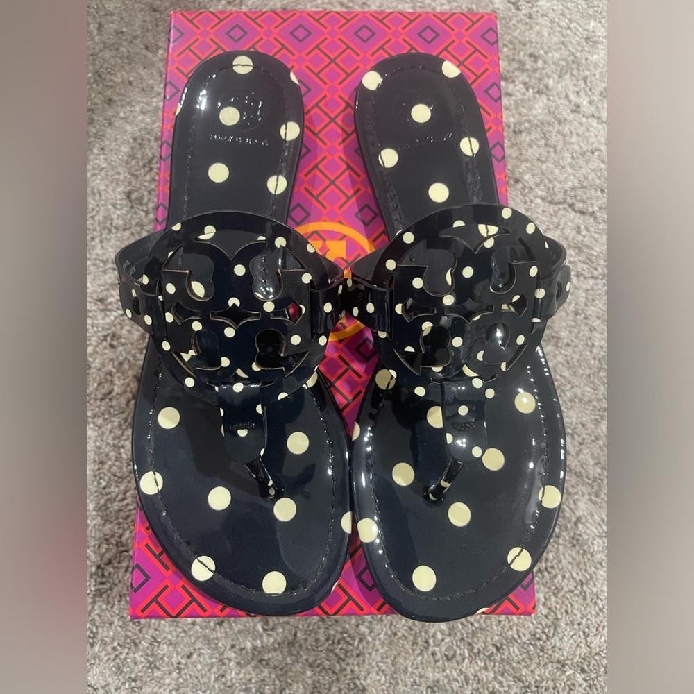Tory Burch Miller patent Navy polka dot size 9.5
